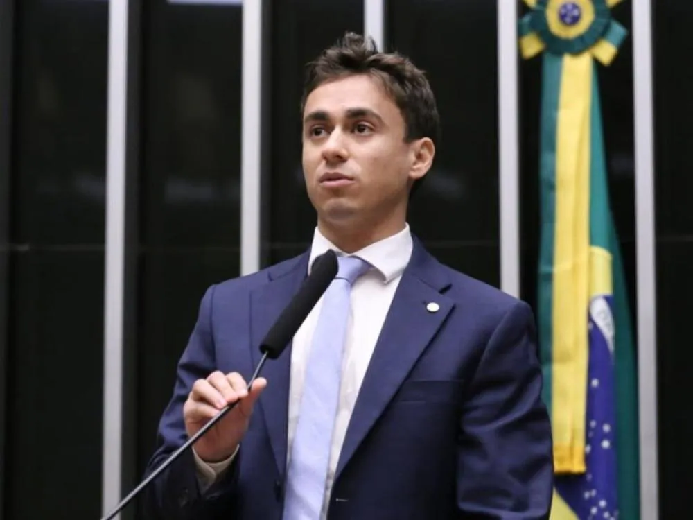 Em áudio, Nikolas Ferreira pede ajuda a Vorcaro para liberar ativo de minério